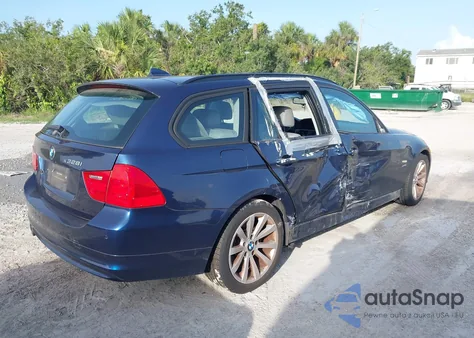 2011 BMW 328I xDrive z USA, uszkodzony, nr VIN WBAUU3C50BA542420